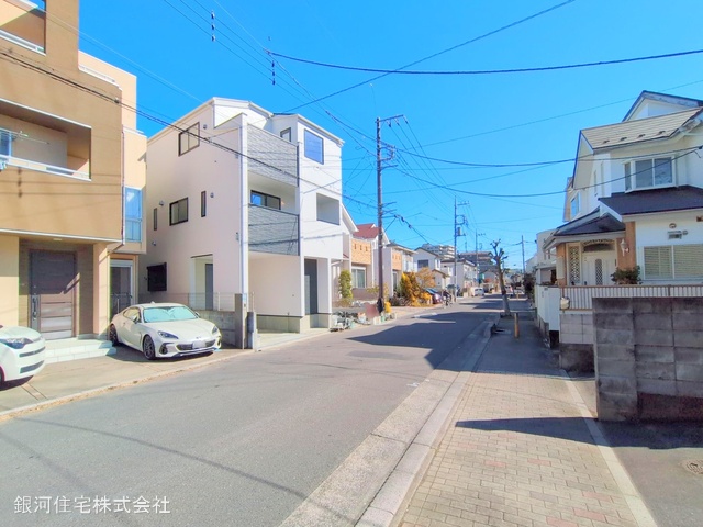 G00368055 埼玉県さいたま市浦和区大東１丁目 新築一戸建て 3980万円 土地面積69.30m² (約20.96坪) 建物面積123.06m² (約37.22坪) 築年月2025年02月(築１年以内)【外観3】