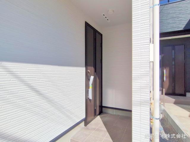 G00368055 埼玉県さいたま市浦和区大東１丁目 新築一戸建て 3980万円 土地面積69.30m² (約20.96坪) 建物面積123.06m² (約37.22坪) 築年月2025年02月(築１年以内)【外観6】