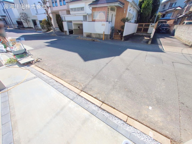 G00368055 埼玉県さいたま市浦和区大東１丁目 新築一戸建て 3980万円 土地面積69.30m² (約20.96坪) 建物面積123.06m² (約37.22坪) 築年月2025年02月(築１年以内)【外観12】