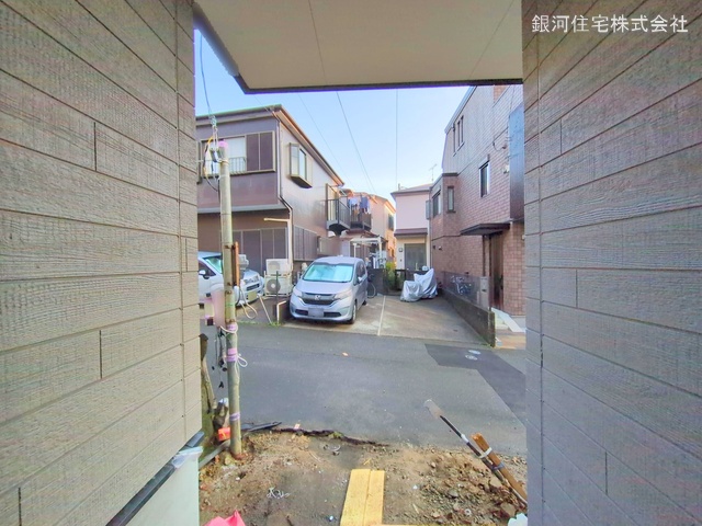 G00368057 神奈川県横浜市磯子区磯子２丁目 新築一戸建て 2880万円 土地面積50.71m² (約15.33坪) 建物面積80.87m² (約24.46坪) 間取り２ＳＬＤＫ 築年月2025年03月(築１年以内)【外観7】