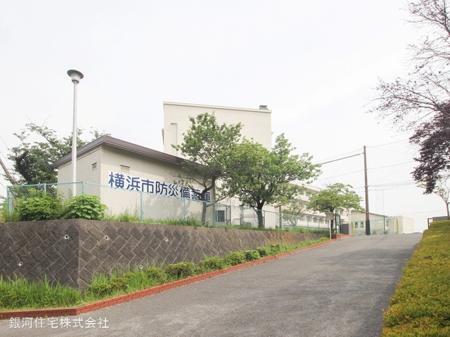G00368057 神奈川県横浜市磯子区磯子２丁目 新築一戸建て 2880万円 土地面積50.71m² (約15.33坪) 建物面積80.87m² (約24.46坪) 間取り２ＳＬＤＫ 築年月2025年03月(築１年以内)【周辺環境】横浜市立浜小学校