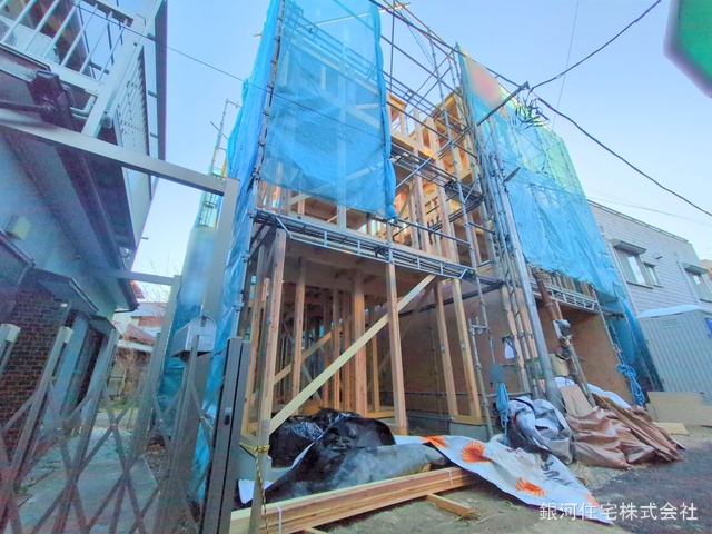 G00368058 神奈川県川崎市川崎区小田栄１丁目 新築一戸建て 3380万円 土地面積44.03m² (約13.31坪) 建物面積70.53m² (約21.33坪) 間取り２ＳＬＤＫ 築年月2025年03月(築１年以内)【外観5】