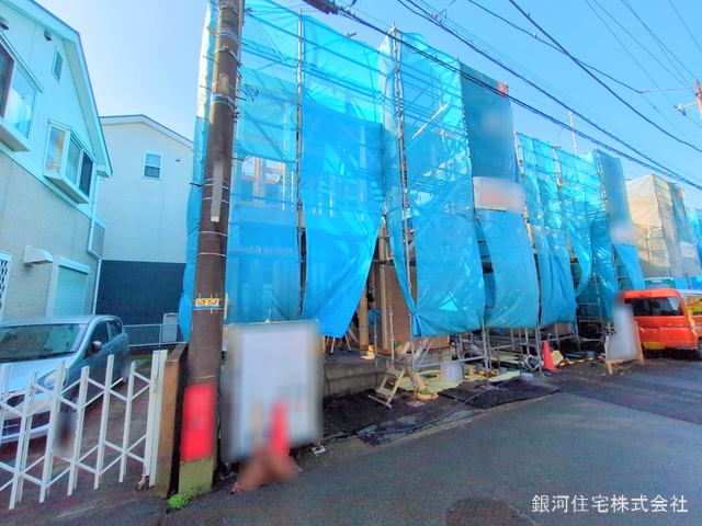 G00368071 神奈川県大和市上草柳６丁目 新築一戸建て 4380万円 土地面積100.90m² (約30.52坪) 建物面積100.60m² (約30.43坪) 間取り４ＬＤＫ 築年月2025年05月【外観5】