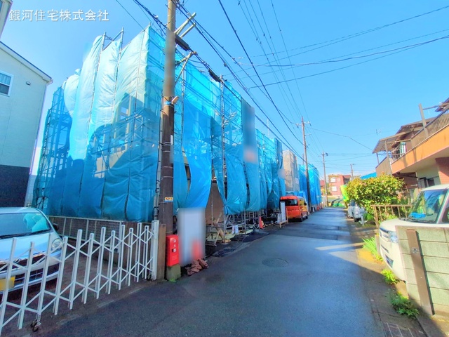 G00368071 神奈川県大和市上草柳６丁目 新築一戸建て 4380万円 土地面積100.90m² (約30.52坪) 建物面積100.60m² (約30.43坪) 間取り４ＬＤＫ 築年月2025年05月【外観6】
