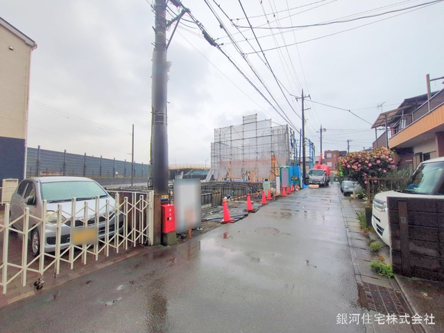 G00368071 神奈川県大和市上草柳６丁目 新築一戸建て 4380万円 土地面積100.90m² (約30.52坪) 建物面積100.60m² (約30.43坪) 間取り４ＬＤＫ 築年月2025年05月【外観9】