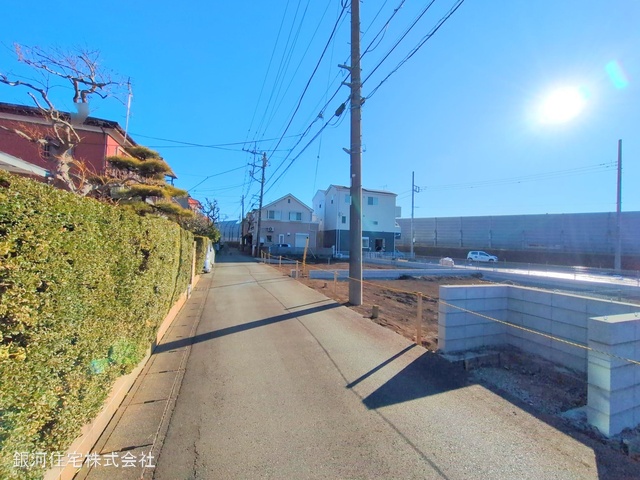G00368071 神奈川県大和市上草柳６丁目 新築一戸建て 4380万円 土地面積100.90m² (約30.52坪) 建物面積100.60m² (約30.43坪) 間取り４ＬＤＫ 築年月2025年05月【外観18】