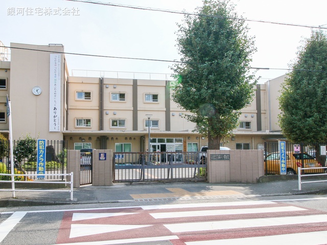 G00368071 神奈川県大和市上草柳６丁目 新築一戸建て 4380万円 土地面積100.90m² (約30.52坪) 建物面積100.60m² (約30.43坪) 間取り４ＬＤＫ 築年月2025年05月【周辺環境】大和市立大和中学校