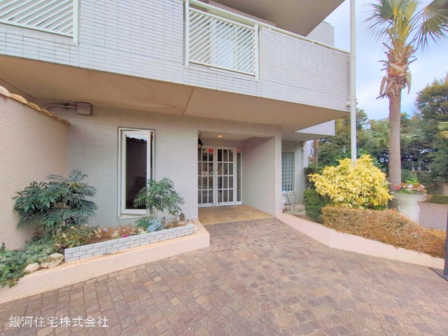 G00368075 神奈川県横浜市磯子区岡村１丁目 中古マンション 2580万円 専有面積75.15m² (約22.73坪) 間取り２ＬＤＫ 所在階3階 築年月1991年09月(築33年)【外観3】