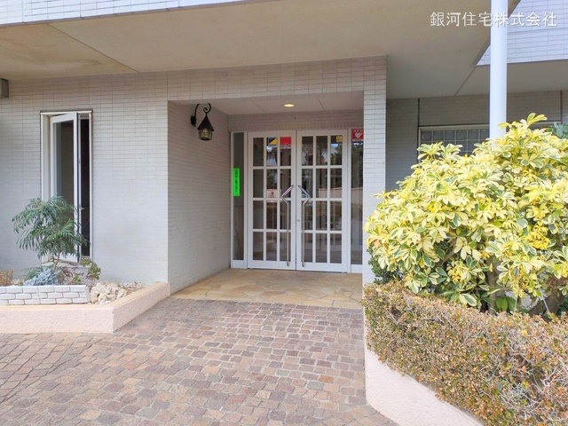 G00368075 神奈川県横浜市磯子区岡村１丁目 中古マンション 2580万円 専有面積75.15m² (約22.73坪) 間取り２ＬＤＫ 所在階3階 築年月1991年09月(築33年)【外観5】