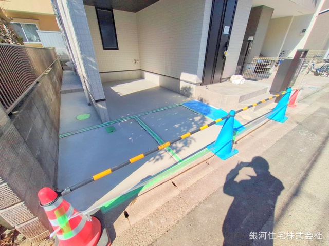 G00368077 神奈川県座間市相模が丘４丁目 新築一戸建て 4180万円 土地面積68.58m² (約20.74坪) 建物面積110.33m² (約33.37坪) 間取り３ＬＤＫ 築年月2025年02月(築１年以内)【外観12】