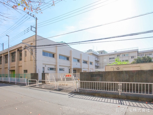 G00368077 神奈川県座間市相模が丘４丁目 新築一戸建て 4180万円 土地面積68.58m² (約20.74坪) 建物面積110.33m² (約33.37坪) 間取り３ＬＤＫ 築年月2025年02月(築１年以内)【周辺環境】座間市立相模中学校