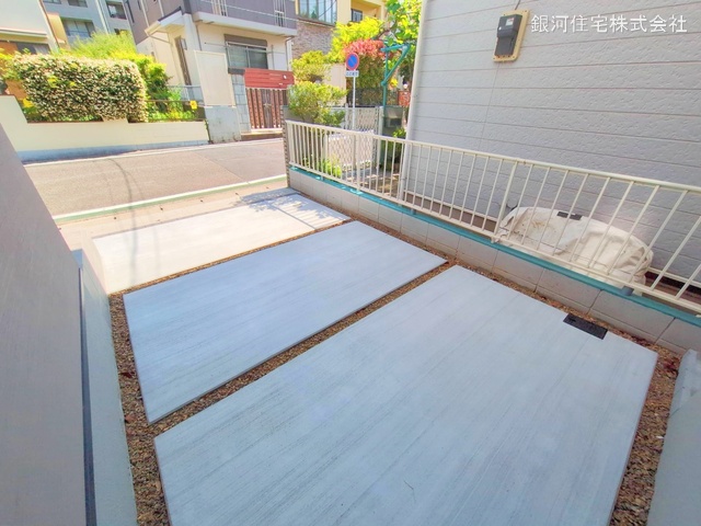 G00368080 神奈川県鎌倉市台５丁目 新築一戸建て 6780万円 土地面積102.07m² (約30.87坪) 建物面積107.44m² (約32.50坪) 築年月2025年03月(築１年以内)【外観5】