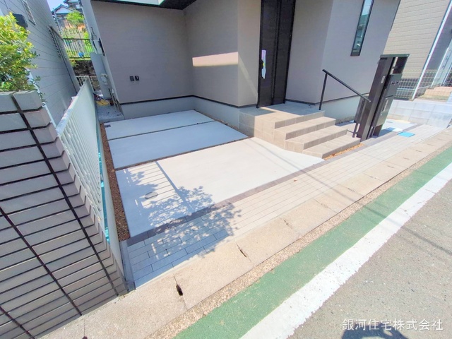 G00368080 神奈川県鎌倉市台５丁目 新築一戸建て 6780万円 土地面積102.07m² (約30.87坪) 建物面積107.44m² (約32.50坪) 築年月2025年03月(築１年以内)【外観15】