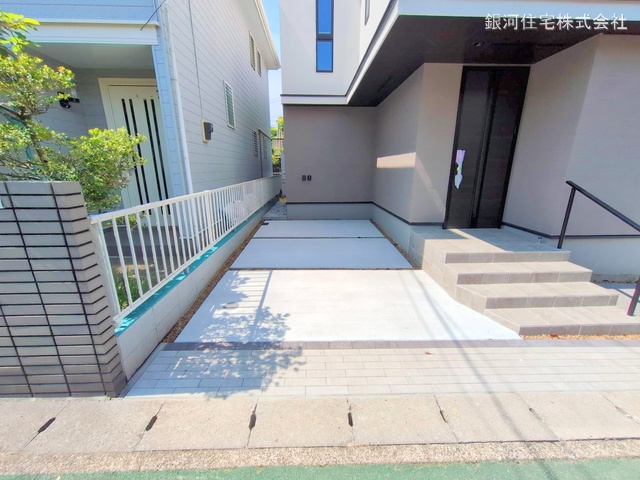 G00368080 神奈川県鎌倉市台５丁目 新築一戸建て 6780万円 土地面積102.07m² (約30.87坪) 建物面積107.44m² (約32.50坪) 築年月2025年03月(築１年以内)【外観17】
