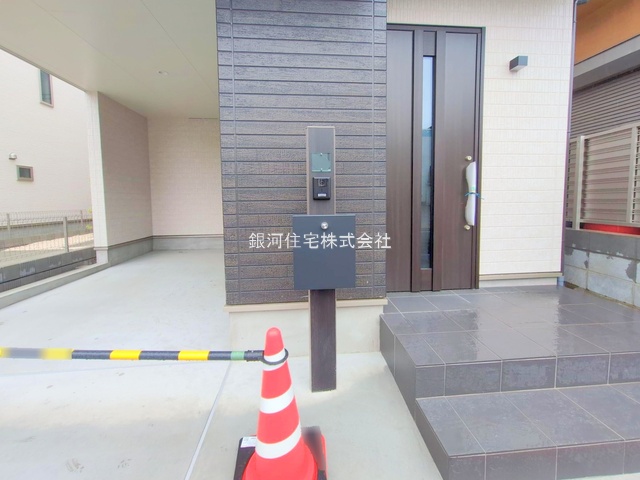 G00368179 埼玉県川口市上青木６丁目 新築一戸建て 3690万円 土地面積60.97m² (約18.44坪) 建物面積106.65m² (約32.26坪) 間取り３ＳＬＤＫ 築年月2025年04月(築１年以内)【外観4】
