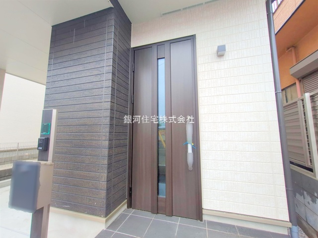 G00368179 埼玉県川口市上青木６丁目 新築一戸建て 3690万円 土地面積60.97m² (約18.44坪) 建物面積106.65m² (約32.26坪) 間取り３ＳＬＤＫ 築年月2025年04月(築１年以内)【外観5】