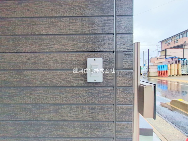 G00368179 埼玉県川口市上青木６丁目 新築一戸建て 3690万円 土地面積60.97m² (約18.44坪) 建物面積106.65m² (約32.26坪) 間取り３ＳＬＤＫ 築年月2025年04月(築１年以内)【外観8】