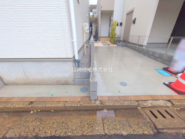 G00368180 埼玉県川口市上青木６丁目 新築一戸建て 3890万円 土地面積83.50m² (約25.25坪) 建物面積92.22m² (約27.89坪) 間取り４ＬＤＫ 築年月2025年04月(築１年以内)【外観16】