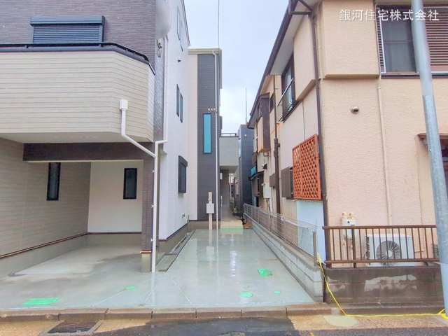G00369477 神奈川県横浜市鶴見区下末吉３丁目 新築一戸建て 3990万円 土地面積60.75m² (約18.37坪) 建物面積75.35m² (約22.79坪) 築年月2025年03月(築１年以内)【外観2】