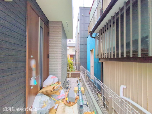 G00369477 神奈川県横浜市鶴見区下末吉３丁目 新築一戸建て 3990万円 土地面積60.75m² (約18.37坪) 建物面積75.35m² (約22.79坪) 築年月2025年03月(築１年以内)【外観9】