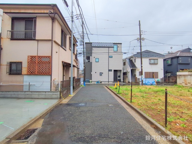 G00369477 神奈川県横浜市鶴見区下末吉３丁目 新築一戸建て 3990万円 土地面積60.75m² (約18.37坪) 建物面積75.35m² (約22.79坪) 築年月2025年03月(築１年以内)【外観13】