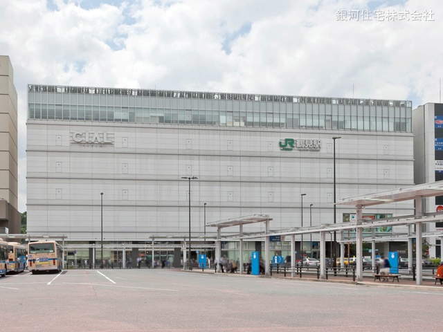G00369477 神奈川県横浜市鶴見区下末吉３丁目 新築一戸建て 3990万円 土地面積60.75m² (約18.37坪) 建物面積75.35m² (約22.79坪) 築年月2025年03月(築１年以内)【周辺環境】京浜東北・根岸線「鶴見」駅