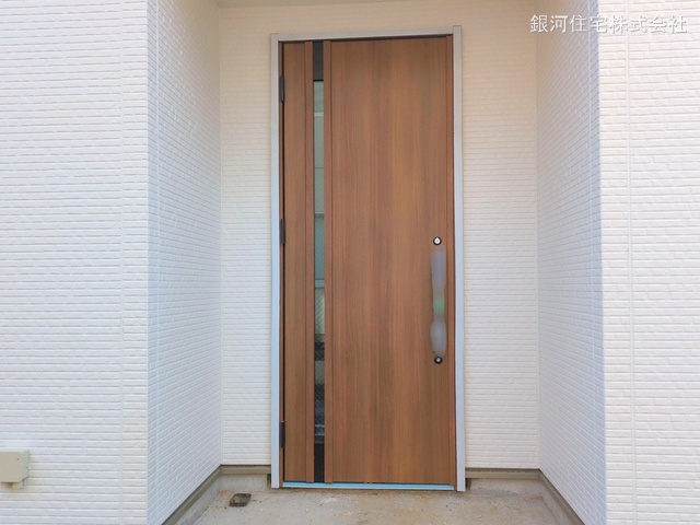 G00369560 埼玉県蕨市南町１丁目 新築一戸建て 5699万円 土地面積57.71m² (約17.45坪) 建物面積110.54m² (約33.43坪) 間取り４ＬＤＫ 築年月2025年05月【外観6】