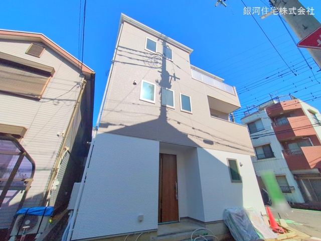 G00369560 埼玉県蕨市南町１丁目 新築一戸建て 5699万円 土地面積57.71m² (約17.45坪) 建物面積110.54m² (約33.43坪) 間取り４ＬＤＫ 築年月2025年05月【外観11】