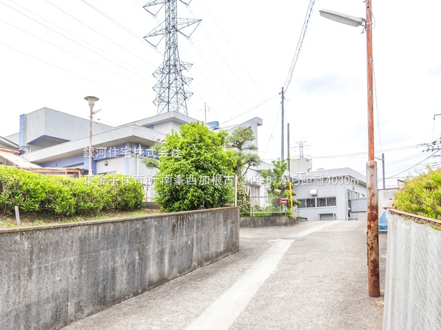 G00369736 埼玉県入間市大字南峯 中古一戸建て 2600万円 土地面積182.43m² (約55.18坪) 建物面積100.19m² (約30.30坪) 間取り３ＬＤＫ 築年月2024年04月(築1年)【周辺環境】東金子保育所