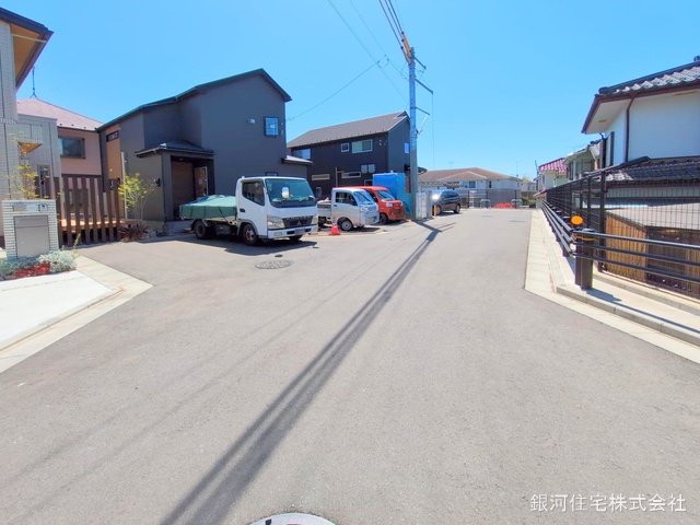 G00369771 東京都あきる野市草花 新築一戸建て 3580万円 土地面積142.15m² (約43.00坪) 建物面積96.05m² (約29.05坪) 間取り４ＬＤＫ 築年月2025年05月【外観3】