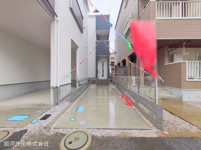 G00370048 埼玉県蕨市南町２丁目 新築一戸建て 4699万円 土地面積63.73m² (約19.27坪) 建物面積84.37m² (約25.52坪) 間取り２ＳＬＤＫ 築年月2025年02月(築１年以内)【外観2】