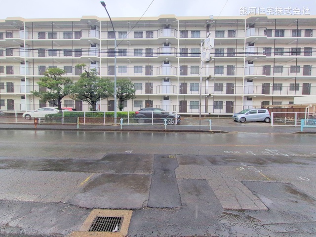 G00370048 埼玉県蕨市南町２丁目 新築一戸建て 4699万円 土地面積63.73m² (約19.27坪) 建物面積84.37m² (約25.52坪) 間取り２ＳＬＤＫ 築年月2025年02月(築１年以内)【外観4】