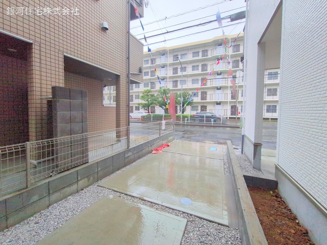 G00370048 埼玉県蕨市南町２丁目 新築一戸建て 4699万円 土地面積63.73m² (約19.27坪) 建物面積84.37m² (約25.52坪) 間取り２ＳＬＤＫ 築年月2025年02月(築１年以内)【外観12】