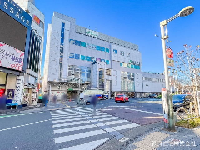 G00370048 埼玉県蕨市南町２丁目 新築一戸建て 4699万円 土地面積63.73m² (約19.27坪) 建物面積84.37m² (約25.52坪) 間取り２ＳＬＤＫ 築年月2025年02月(築１年以内)【周辺環境】京浜東北・根岸線「西川口」駅