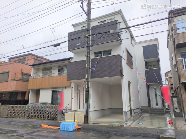 G00370049 埼玉県蕨市南町２丁目 新築一戸建て 5099万円 土地面積50.41m² (約15.24坪) 建物面積91.96m² (約27.81坪) 間取り３ＬＤＫ 築年月2025年02月(築１年以内)【外観2】