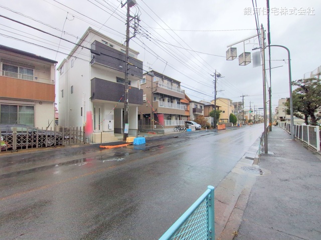 G00370049 埼玉県蕨市南町２丁目 新築一戸建て 5099万円 土地面積50.41m² (約15.24坪) 建物面積91.96m² (約27.81坪) 間取り３ＬＤＫ 築年月2025年02月(築１年以内)【外観3】