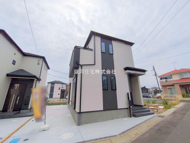 G00370076 埼玉県川口市大字安行小山 新築一戸建て 3590万円 土地面積100.09m² (約30.27坪) 建物面積93.98m² (約28.42坪) 間取り４ＬＤＫ 築年月2025年04月(築１年以内)【外観2】