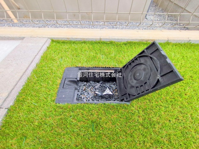 G00370076 埼玉県川口市大字安行小山 新築一戸建て 3590万円 土地面積100.09m² (約30.27坪) 建物面積93.98m² (約28.42坪) 間取り４ＬＤＫ 築年月2025年04月(築１年以内)【外観5】