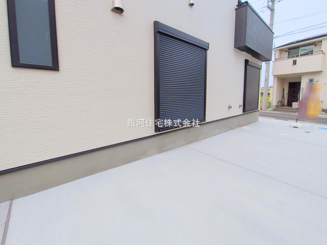 G00370076 埼玉県川口市大字安行小山 新築一戸建て 3590万円 土地面積100.09m² (約30.27坪) 建物面積93.98m² (約28.42坪) 間取り４ＬＤＫ 築年月2025年04月(築１年以内)【外観8】