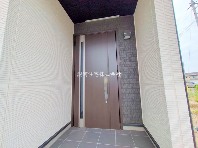 G00370076 埼玉県川口市大字安行小山 新築一戸建て 3590万円 土地面積100.09m² (約30.27坪) 建物面積93.98m² (約28.42坪) 間取り４ＬＤＫ 築年月2025年04月(築１年以内)【外観18】
