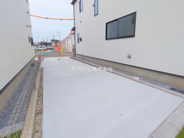 G00370077 埼玉県川口市大字安行小山 新築一戸建て 3390万円 土地面積105.10m² (約31.79坪) 建物面積89.01m² (約26.92坪) 間取り４ＬＤＫ 築年月2025年04月(築１年以内)【外観18】