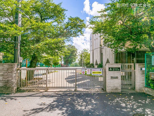G00370670 東京都世田谷区喜多見６丁目 土地 5680万円 土地面積110.46m² (約33.41坪)【周辺環境】世田谷区立砧中学校