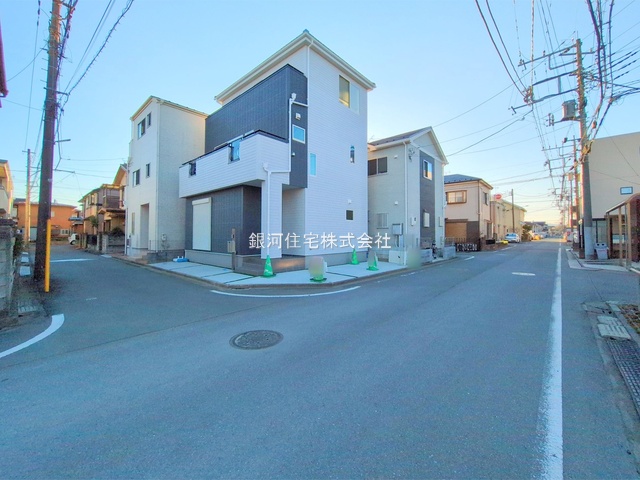G00370709 埼玉県川越市氷川町 中古一戸建て 2980万円 土地面積74.10m² (約22.41坪) 建物面積92.94m² (約28.11坪) 間取り３ＬＤＫ 築年月2024年11月(築1年)【外観3】