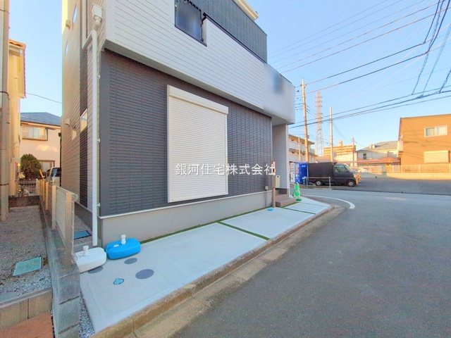 G00370709 埼玉県川越市氷川町 中古一戸建て 2980万円 土地面積74.10m² (約22.41坪) 建物面積92.94m² (約28.11坪) 間取り３ＬＤＫ 築年月2024年11月(築1年)【外観7】