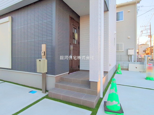 G00370709 埼玉県川越市氷川町 中古一戸建て 2980万円 土地面積74.10m² (約22.41坪) 建物面積92.94m² (約28.11坪) 間取り３ＬＤＫ 築年月2024年11月(築1年)【外観11】