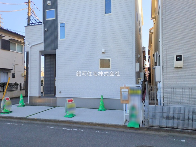 G00370709 埼玉県川越市氷川町 中古一戸建て 2980万円 土地面積74.10m² (約22.41坪) 建物面積92.94m² (約28.11坪) 間取り３ＬＤＫ 築年月2024年11月(築1年)【外観16】