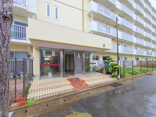 G00370859 千葉県市川市塩焼４丁目 中古マンション 3080万円 専有面積67.27m² (約20.34坪) 間取り３ＬＤＫ 所在階1階 築年月1980年01月(築45年)【外観3】
