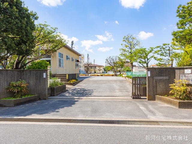 G00370859 千葉県市川市塩焼４丁目 中古マンション 3080万円 専有面積67.27m² (約20.34坪) 間取り３ＬＤＫ 所在階1階 築年月1980年01月(築45年)【周辺環境】市川市立塩焼小学校