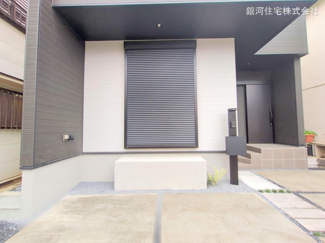 G00370870 千葉県船橋市坪井西２丁目 新築一戸建て 4280万円 土地面積99.01m² (約29.95坪) 建物面積96.00m² (約29.04坪) 築年月2025年05月【外観12】