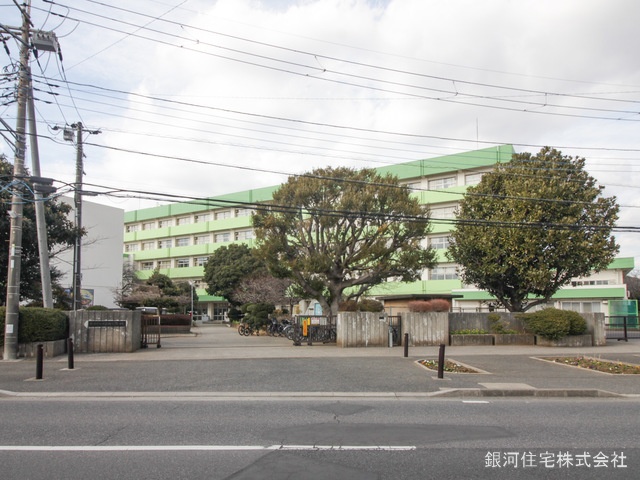 G00370870 千葉県船橋市坪井西２丁目 新築一戸建て 4280万円 土地面積99.01m² (約29.95坪) 建物面積96.00m² (約29.04坪) 築年月2025年05月【周辺環境】船橋市立坪井小学校